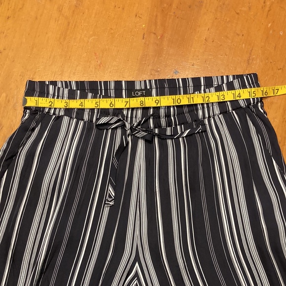 Ann Taylor LOFT Black & White Striped Shorts New - Picture 7 of 10